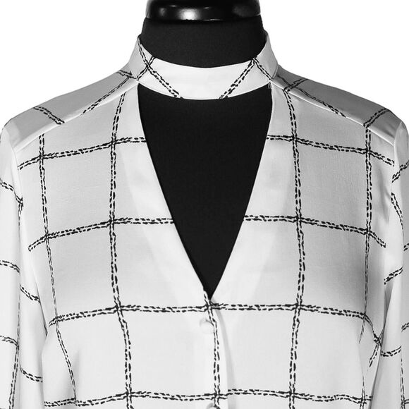 Express Women's Blouse White Black Plaid V-Neck Half Button Down Keyhole Top M - Picture 4 of 11